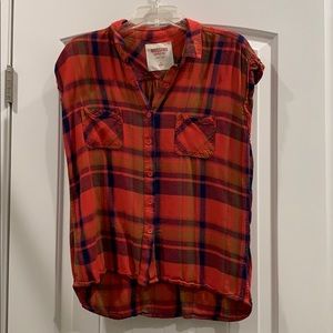 Mossimo short sleeve button down, CUTE for Fall!